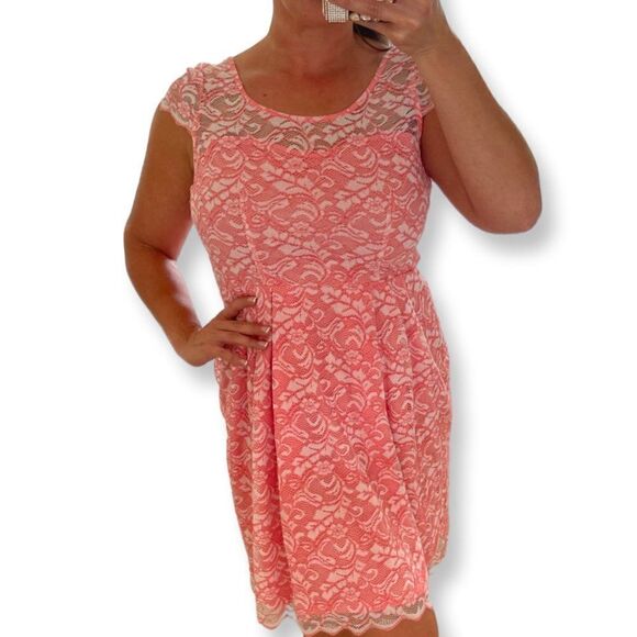 Betsey Johnson dress, sz 8, cream lace over coral lining, short sleeve, EUC - Picture 2 of 16
